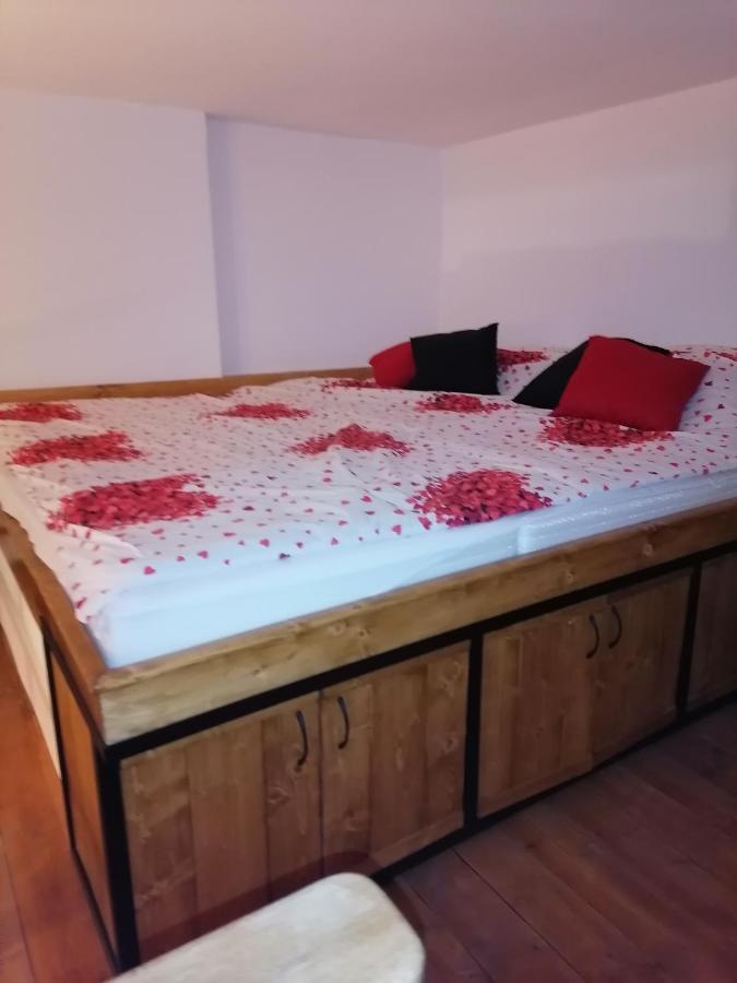 Apartman Stimac Petrovaradin Eksteriør bilde